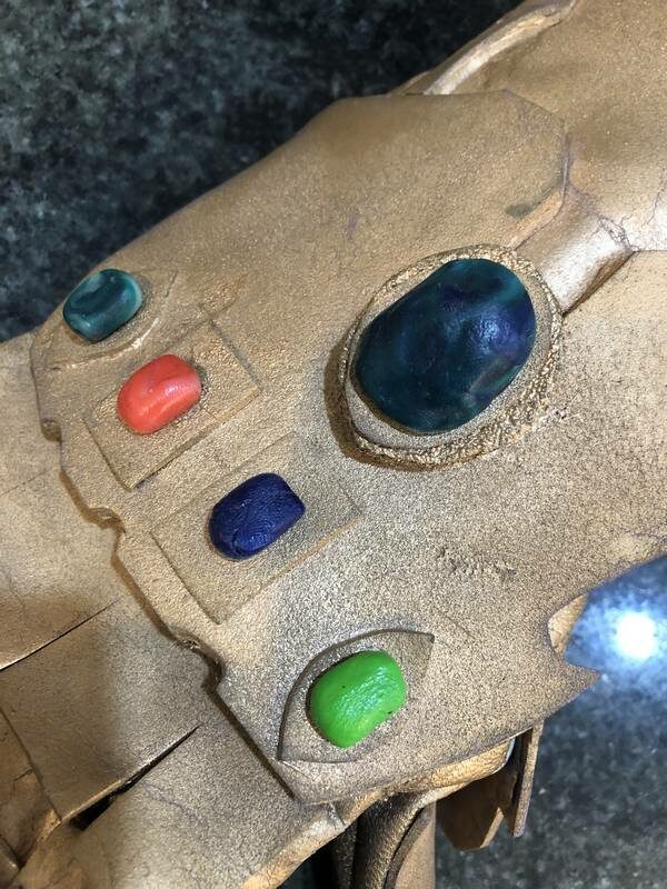 Infinity Gauntlet Detail